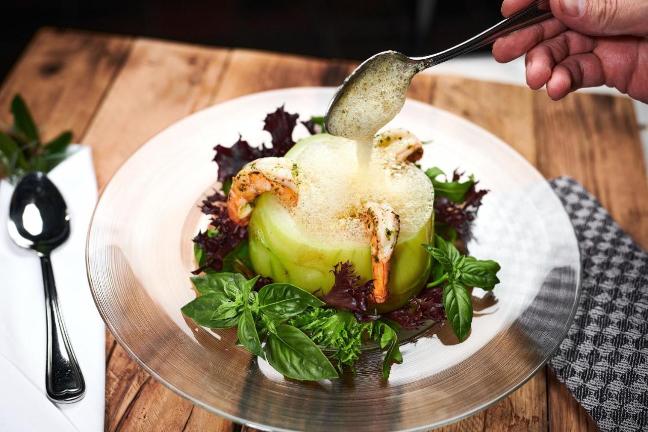 Schwanstetten Der Schwan Hotel & Restaurant מראה חיצוני תמונה