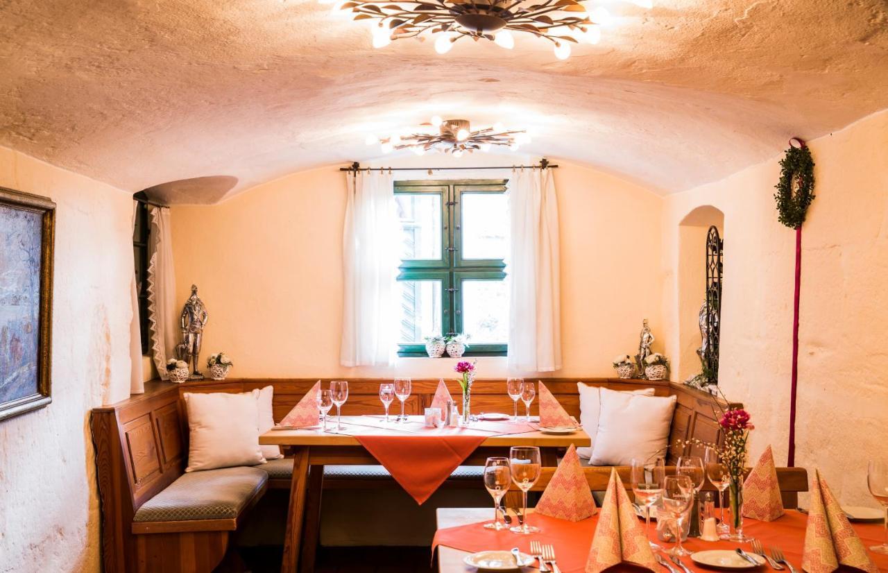 Schwanstetten Der Schwan Hotel & Restaurant מראה חיצוני תמונה