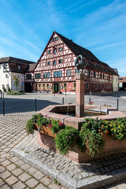 Schwanstetten Der Schwan Hotel & Restaurant מראה חיצוני תמונה