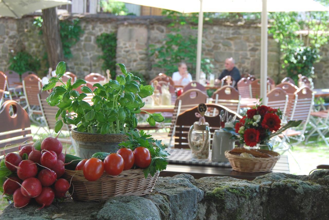 Schwanstetten Der Schwan Hotel & Restaurant מראה חיצוני תמונה