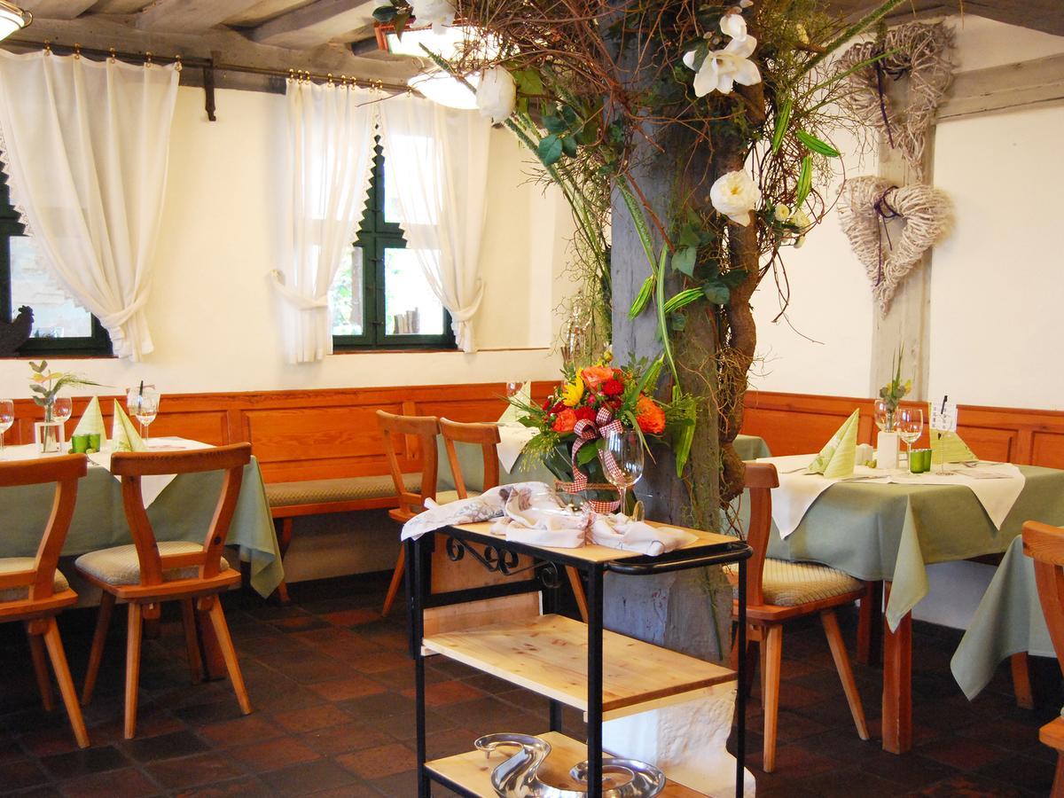 Schwanstetten Der Schwan Hotel & Restaurant מראה חיצוני תמונה