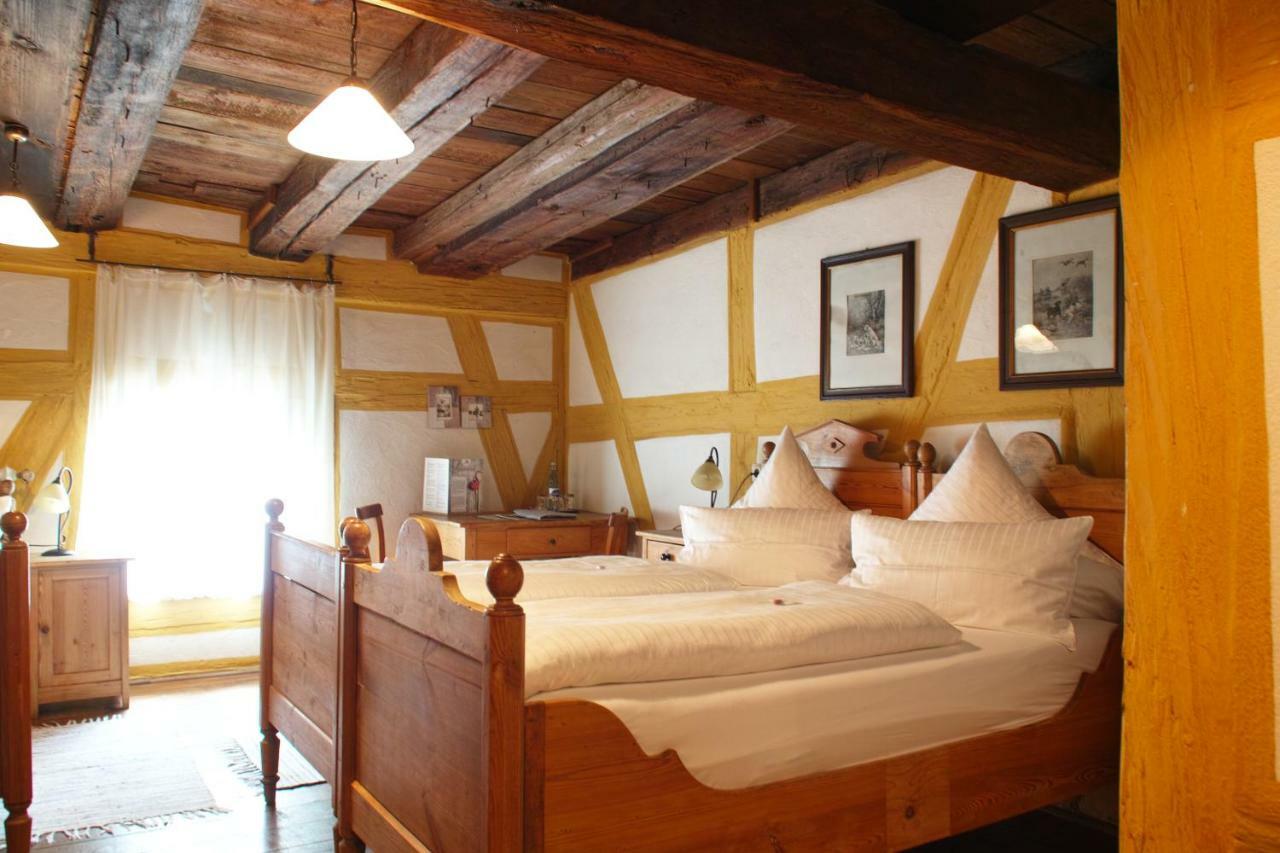 Schwanstetten Der Schwan Hotel & Restaurant מראה חיצוני תמונה