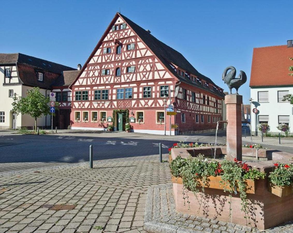 Schwanstetten Der Schwan Hotel & Restaurant מראה חיצוני תמונה